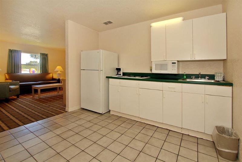 Super 8 By Wyndham Kissimmee/Maingate/Orlando Area Hotel Celebration Ngoại thất bức ảnh