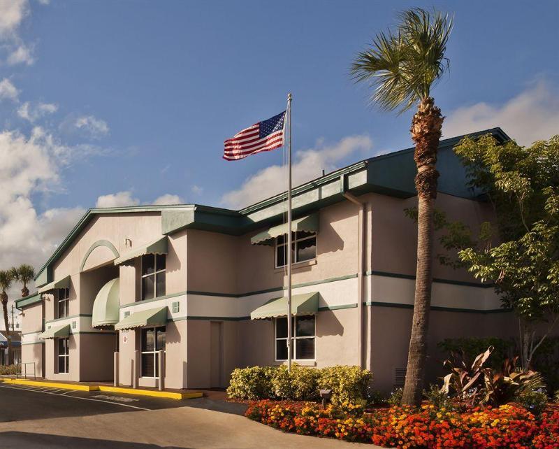 Super 8 By Wyndham Kissimmee/Maingate/Orlando Area Hotel Celebration Ngoại thất bức ảnh