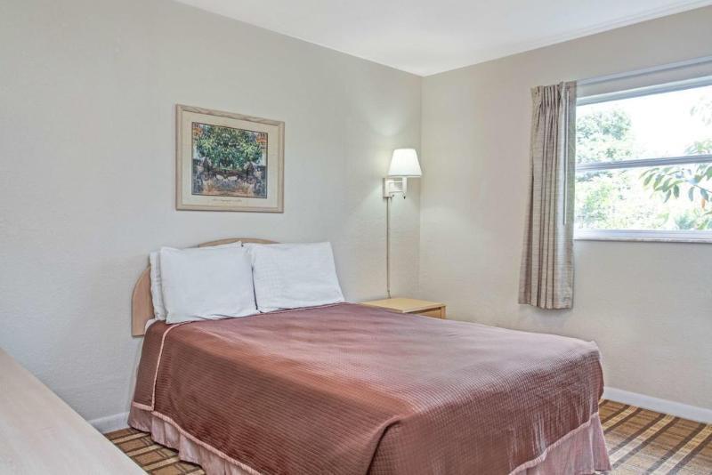 Super 8 By Wyndham Kissimmee/Maingate/Orlando Area Hotel Celebration Ngoại thất bức ảnh