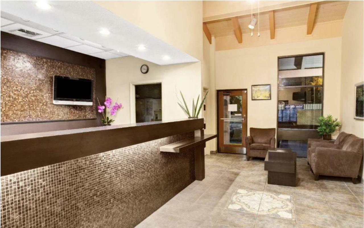 Super 8 By Wyndham Kissimmee/Maingate/Orlando Area Hotel Celebration Ngoại thất bức ảnh