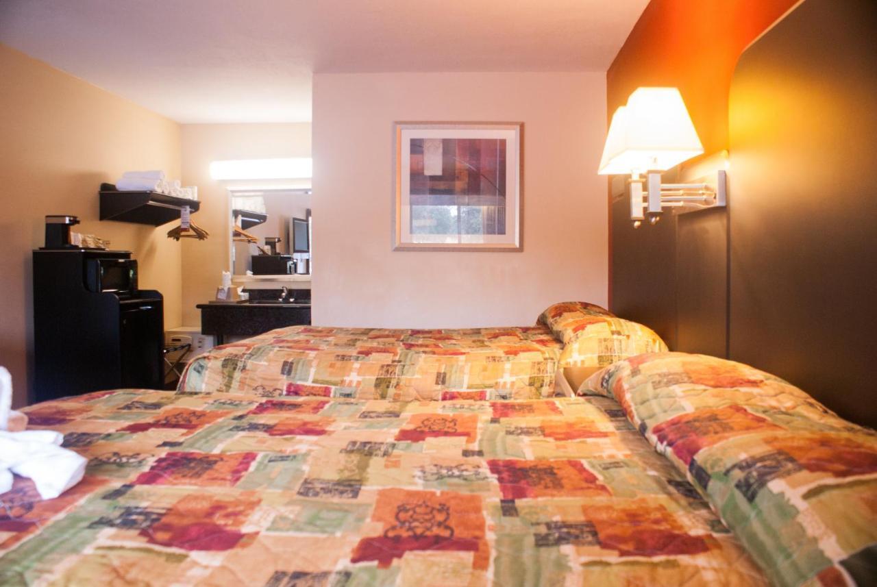 Super 8 By Wyndham Kissimmee/Maingate/Orlando Area Hotel Celebration Phòng bức ảnh
